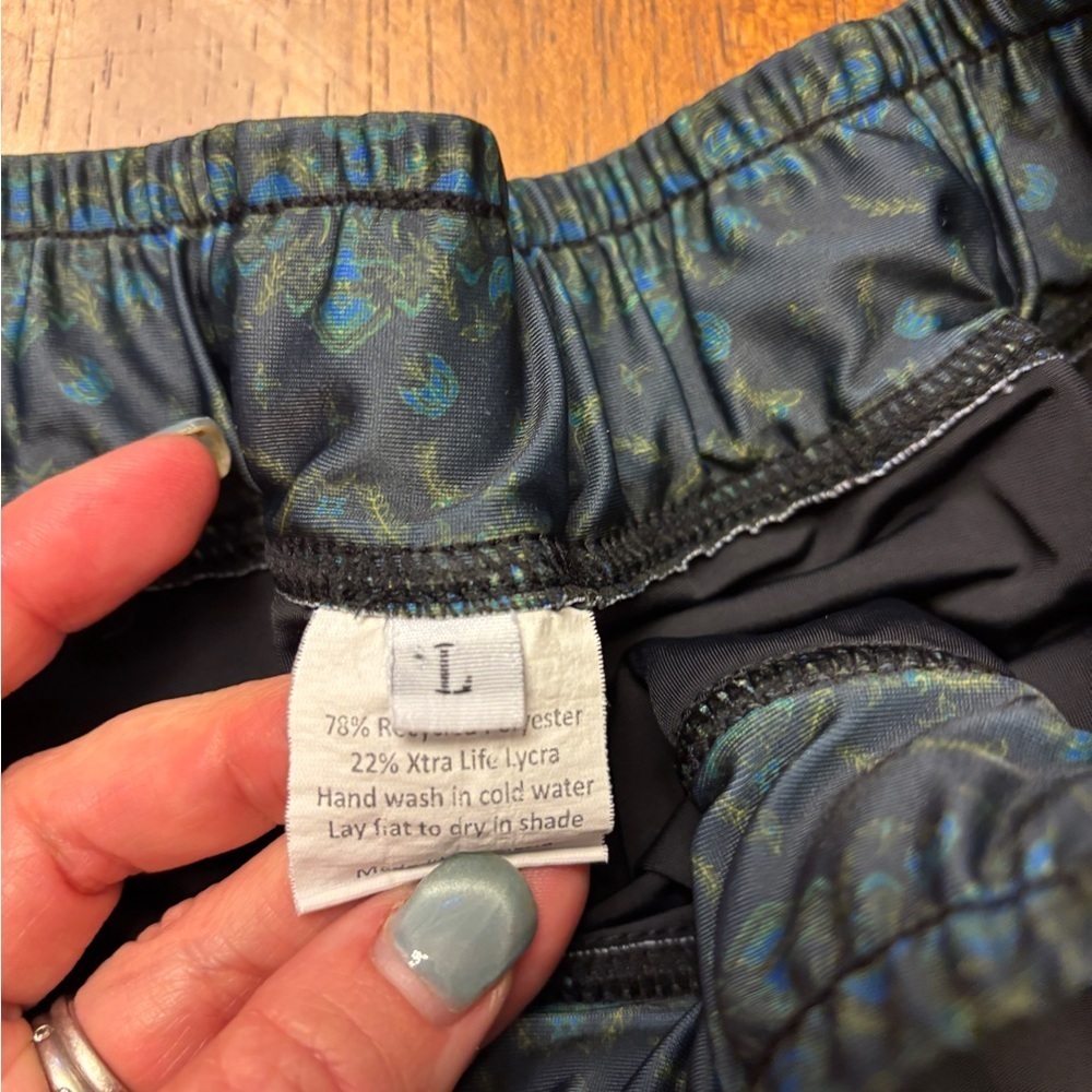 BerBeda Black Athletic Shorts with Patterned Trim - Picture 3 of 6